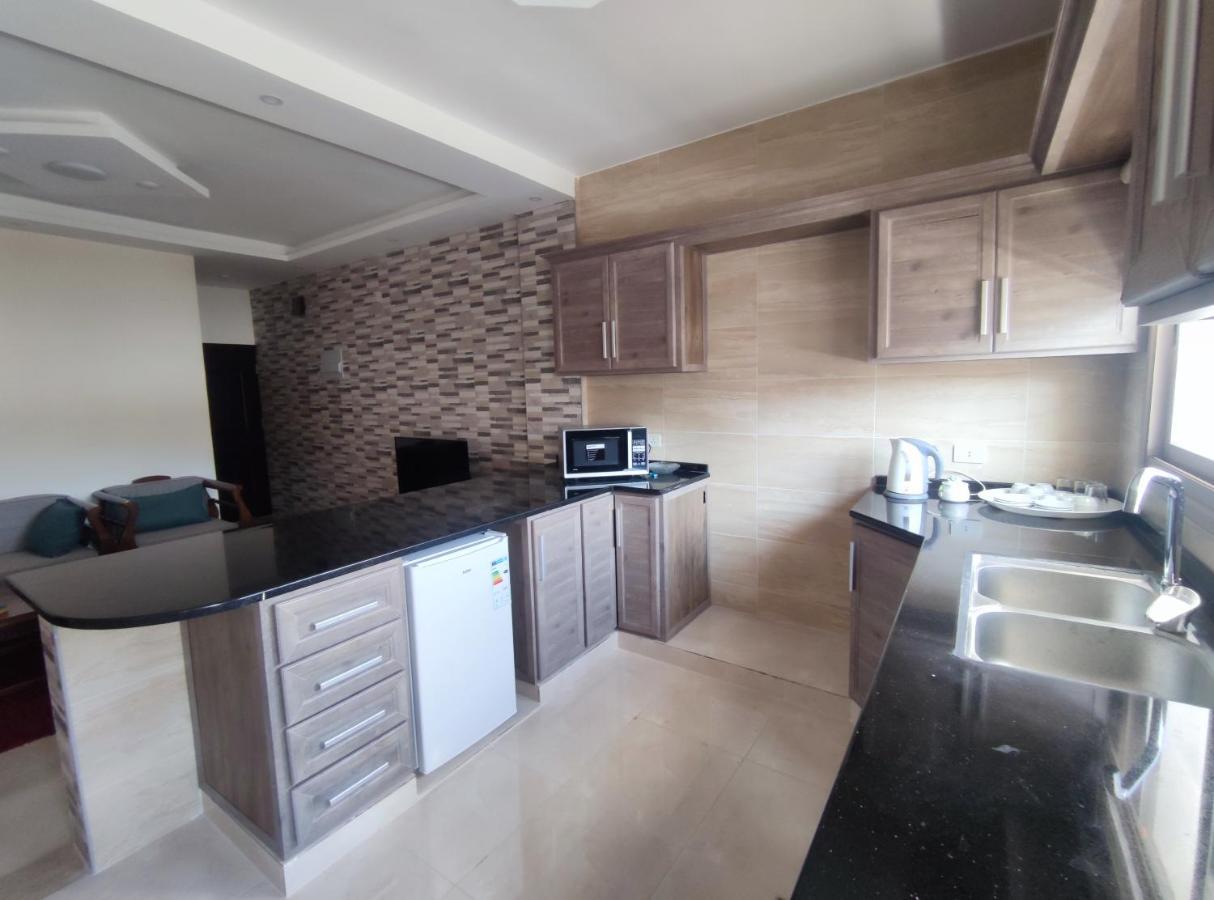 Red Rose City Apartment Wadi Musa Esterno foto